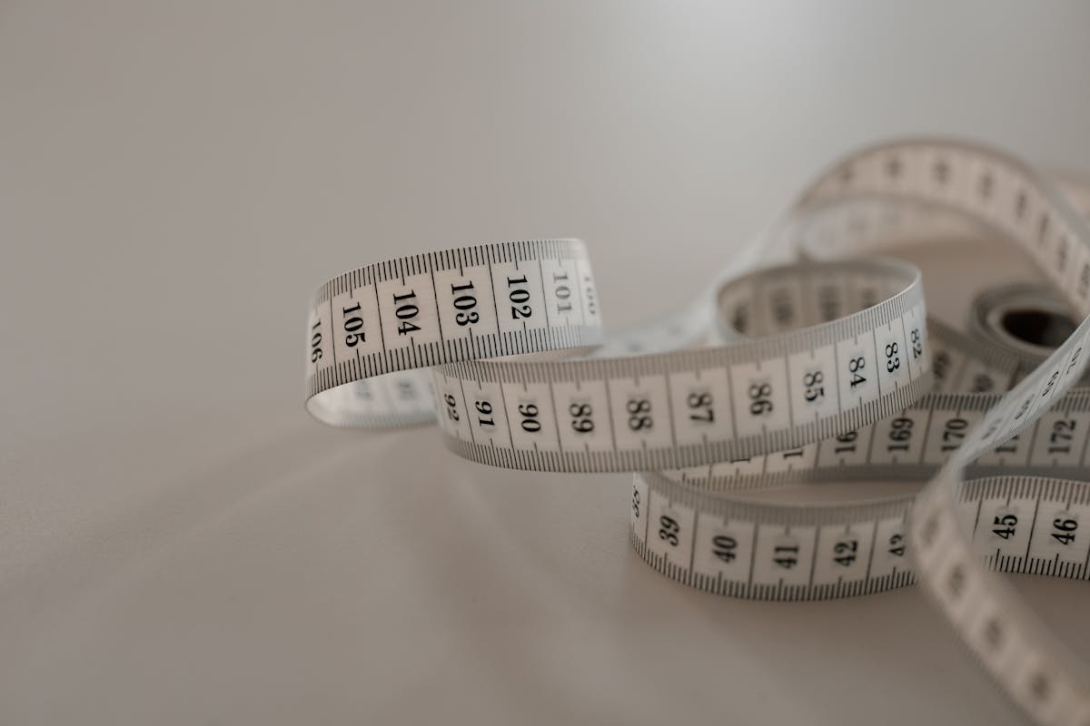 Measuring a dog's neck for clothing